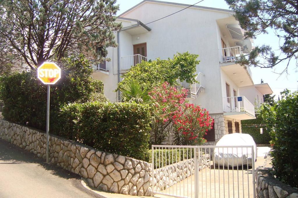 Apartments Simona Цриквеница Экстерьер фото